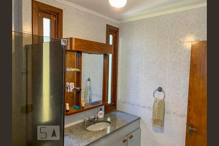 Casa de condomínio à venda com 415m², 3 quartos e 4 vagas Casa de condomínio à venda com 415m², 3 quartos e 4 vagasBanheiro
