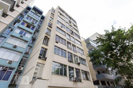 Apartamento à venda com 80m², 2 quartos e sem vaga Apartamento à venda com 80m², 2 quartos e sem vagaFachada