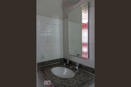 Apartamento à venda com 75m², 3 quartos e 2 vagas Apartamento à venda com 75m², 3 quartos e 2 vagasBanheiro
