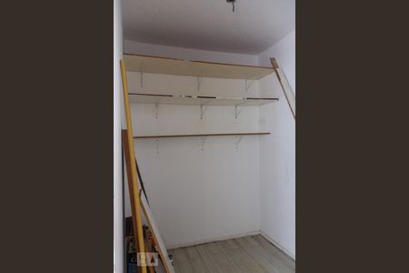 Apartamento à venda com 75m², 3 quartos e 2 vagas Apartamento à venda com 75m², 3 quartos e 2 vagasQuarto de Serviço