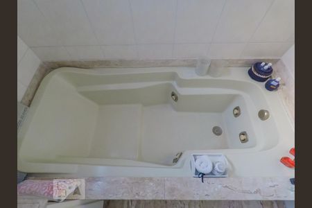 Apartamento à venda com 220m², 4 quartos e 3 vagasSuite