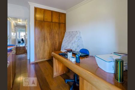 Apartamento à venda com 220m², 4 quartos e 3 vagasQuarto 3