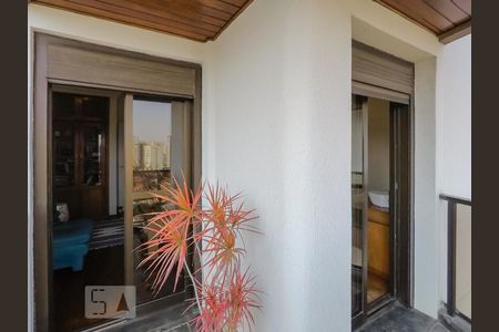 Apartamento à venda com 220m², 4 quartos e 3 vagasQuarto 2