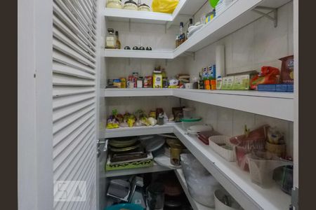 Apartamento à venda com 220m², 4 quartos e 3 vagasDespensa