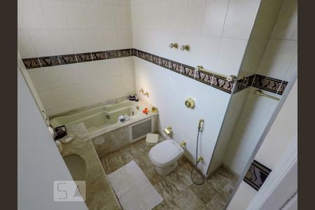 Apartamento à venda com 220m², 4 quartos e 3 vagasSuite