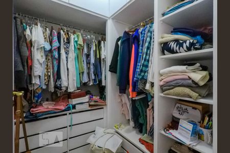 Apartamento à venda com 220m², 4 quartos e 3 vagasSuite