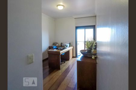 Apartamento à venda com 220m², 4 quartos e 3 vagasQuarto 3