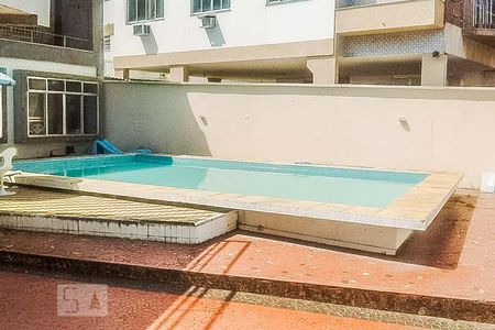 Casa à venda com 210m², 3 quartos e 3 vagasÁrea comum - Piscina