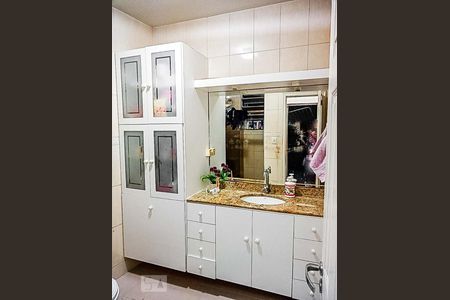 Casa à venda com 210m², 3 quartos e 3 vagasBanheiro 3