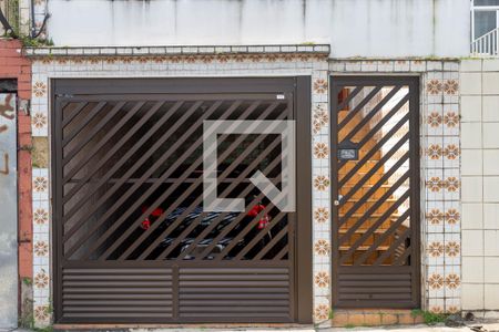 Casa à venda com 125m², 2 quartos e 1 vaga Casa à venda com 125m², 2 quartos e 1 vagaFachada