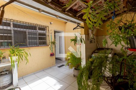 Casa à venda com 125m², 2 quartos e 1 vaga Casa à venda com 125m², 2 quartos e 1 vagaQuintal/Lavanderia