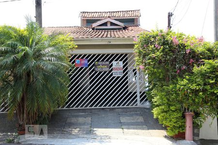 Casa à venda com 400m², 3 quartos e 2 vagasFachada