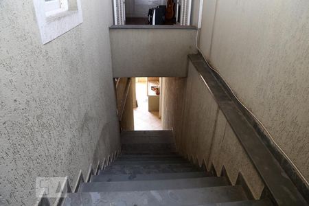 Casa à venda com 400m², 3 quartos e 2 vagasEscada