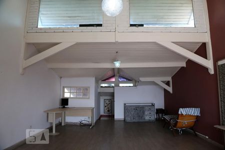 Casa à venda com 400m², 3 quartos e 2 vagasSala de TV