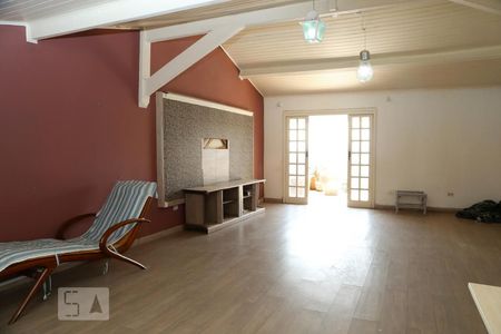 Casa à venda com 400m², 3 quartos e 2 vagasSala de TV