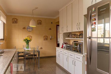 Apartamento à venda com 240m², 4 quartos e 3 vagasCozinha