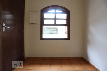 Casa à venda com 200m², 3 quartos e 4 vagasQuarto de Serviço