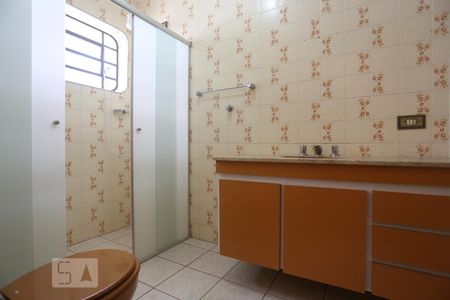 Casa à venda com 200m², 3 quartos e 4 vagasBanheiro da Suíte