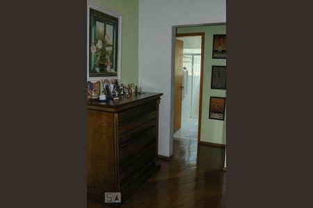 Casa à venda com 320m², 4 quartos e 4 vagas Casa à venda com 320m², 4 quartos e 4 vagasQuarto 4