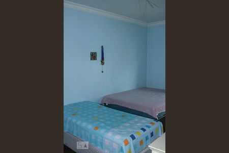 Casa à venda com 320m², 4 quartos e 4 vagas Casa à venda com 320m², 4 quartos e 4 vagasQuarto 2