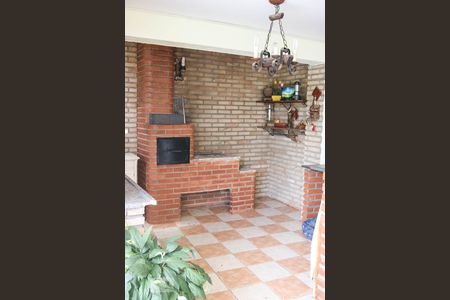 Casa à venda com 320m², 4 quartos e 4 vagas Casa à venda com 320m², 4 quartos e 4 vagasCozinha rustica