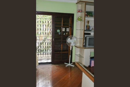 Casa à venda com 320m², 4 quartos e 4 vagas Casa à venda com 320m², 4 quartos e 4 vagasQuarto 3