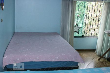 Casa à venda com 320m², 4 quartos e 4 vagas Casa à venda com 320m², 4 quartos e 4 vagasQuarto 2