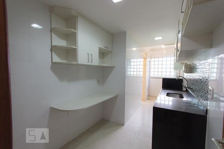 Apartamento à venda com 76m², 2 quartos e 1 vagaCozinha e Área de Serviço