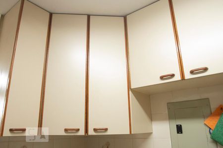 Apartamento para alugar com 60m², 2 quartos e 1 vaga Apartamento para alugar com 60m², 2 quartos e 1 vagaCozinha - Armários