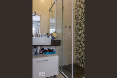 Casa de condomínio à venda com 140m², 2 quartos e 2 vagasBanheiro 1