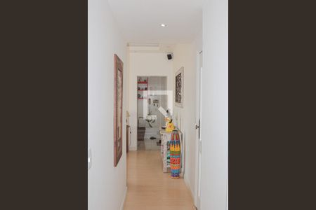 Apartamento à venda com 70m², 2 quartos e 1 vaga Apartamento à venda com 70m², 2 quartos e 1 vagaCorredor