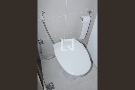 Apartamento à venda com 70m², 2 quartos e 1 vaga Apartamento à venda com 70m², 2 quartos e 1 vagaBanheiro