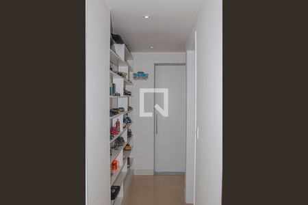 Apartamento à venda com 70m², 2 quartos e 1 vaga Apartamento à venda com 70m², 2 quartos e 1 vagaCorredor