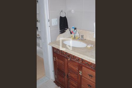 Apartamento à venda com 70m², 2 quartos e 1 vaga Apartamento à venda com 70m², 2 quartos e 1 vagaBanheiro