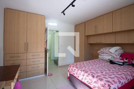 Casa de condomínio à venda com 177m², 3 quartos e 2 vagasQuarto 1