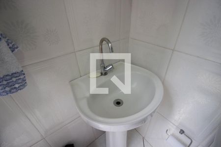 Casa de condomínio à venda com 177m², 3 quartos e 2 vagasBanheiro 1