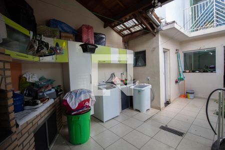 Casa de condomínio à venda com 177m², 3 quartos e 2 vagasÁrea de Serviço