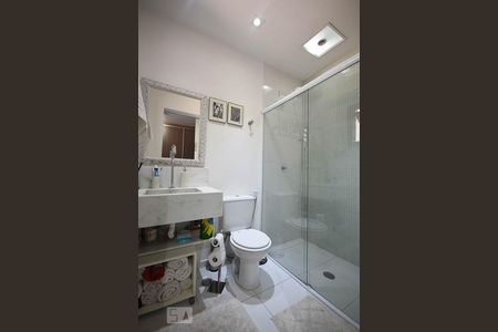 Casa à venda com 120m², 3 quartos e 2 vagas Casa à venda com 120m², 3 quartos e 2 vagasBanheiro Suíte