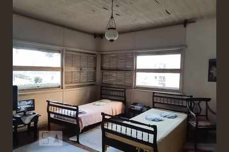 Casa à venda com 726m², 3 quartos e 2 vagas Casa à venda com 726m², 3 quartos e 2 vagasQuarto 2