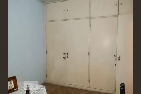 Casa à venda com 726m², 3 quartos e 2 vagas Casa à venda com 726m², 3 quartos e 2 vagasQuarto 2