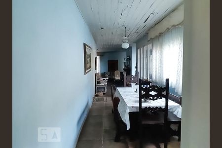 Casa à venda com 726m², 3 quartos e 2 vagas Casa à venda com 726m², 3 quartos e 2 vagasSala