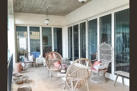 Casa à venda com 726m², 3 quartos e 2 vagas