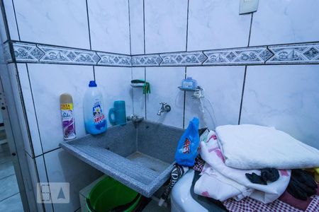 Casa à venda com 100m², 2 quartos e 6 vagas Casa à venda com 100m², 2 quartos e 6 vagasÁrea de Serviço