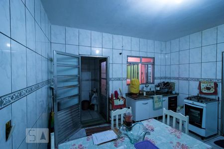 Casa à venda com 100m², 2 quartos e 6 vagas Casa à venda com 100m², 2 quartos e 6 vagasCozinha