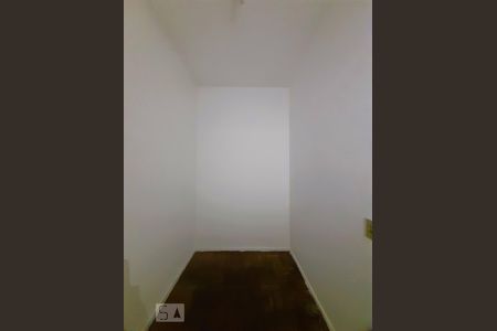 Apartamento à venda com 110m², 3 quartos e 2 vagas Apartamento à venda com 110m², 3 quartos e 2 vagasQuarto de Serviço