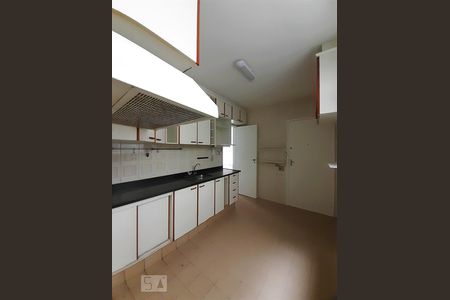 Apartamento à venda com 110m², 3 quartos e 2 vagas Apartamento à venda com 110m², 3 quartos e 2 vagasCozinha
