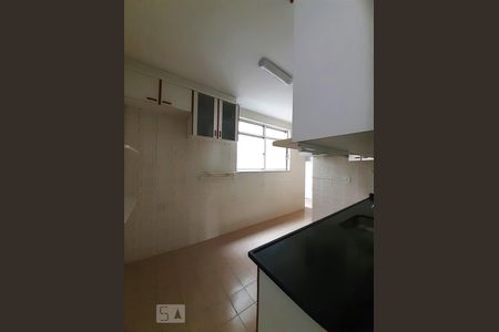 Apartamento à venda com 110m², 3 quartos e 2 vagas Apartamento à venda com 110m², 3 quartos e 2 vagasCozinha