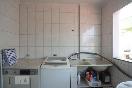 Casa à venda com 165m², 3 quartos e 2 vagas Casa à venda com 165m², 3 quartos e 2 vagasÁrea de Serviço