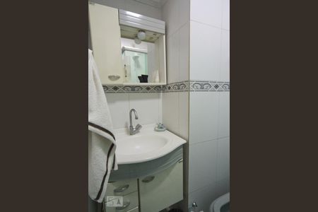 Casa à venda com 165m², 3 quartos e 2 vagas Casa à venda com 165m², 3 quartos e 2 vagasBanheiro da Suíte 2