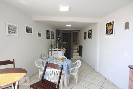 Casa à venda com 165m², 3 quartos e 2 vagas Casa à venda com 165m², 3 quartos e 2 vagasQuintal